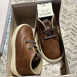 Carter’s Dress/Casual shoes for toddler boys, never worn, size 7
